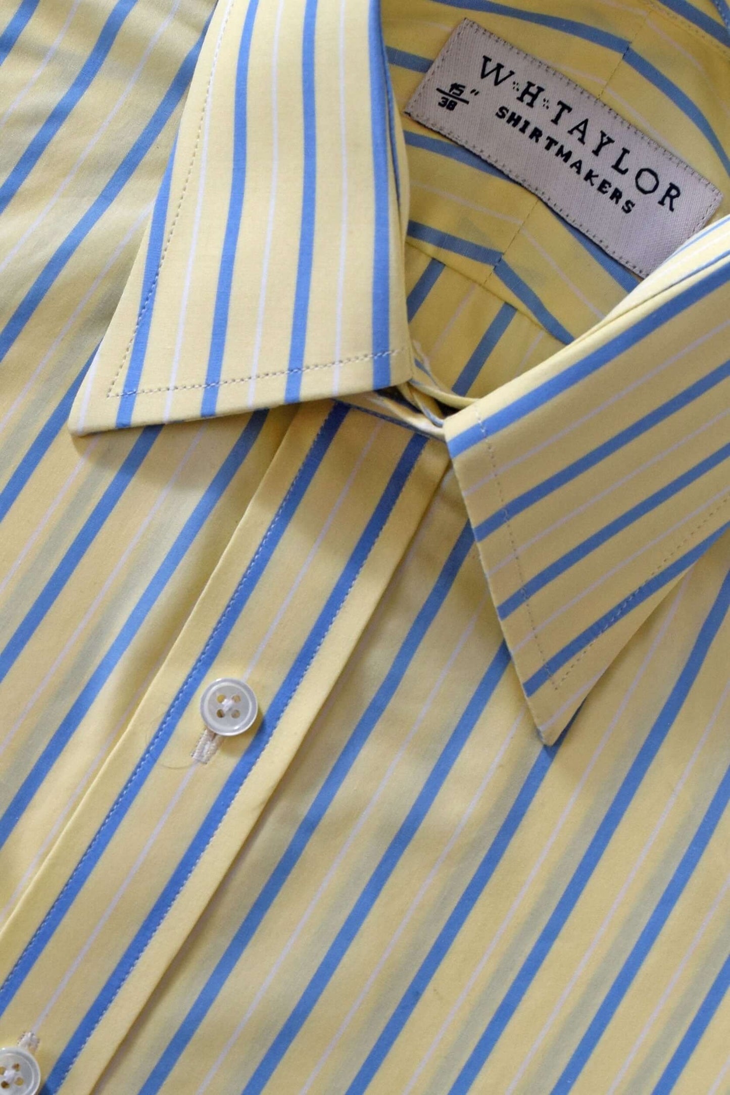 Maßgeschneidertes Herrenhemd mit gelben und blauen Streifen