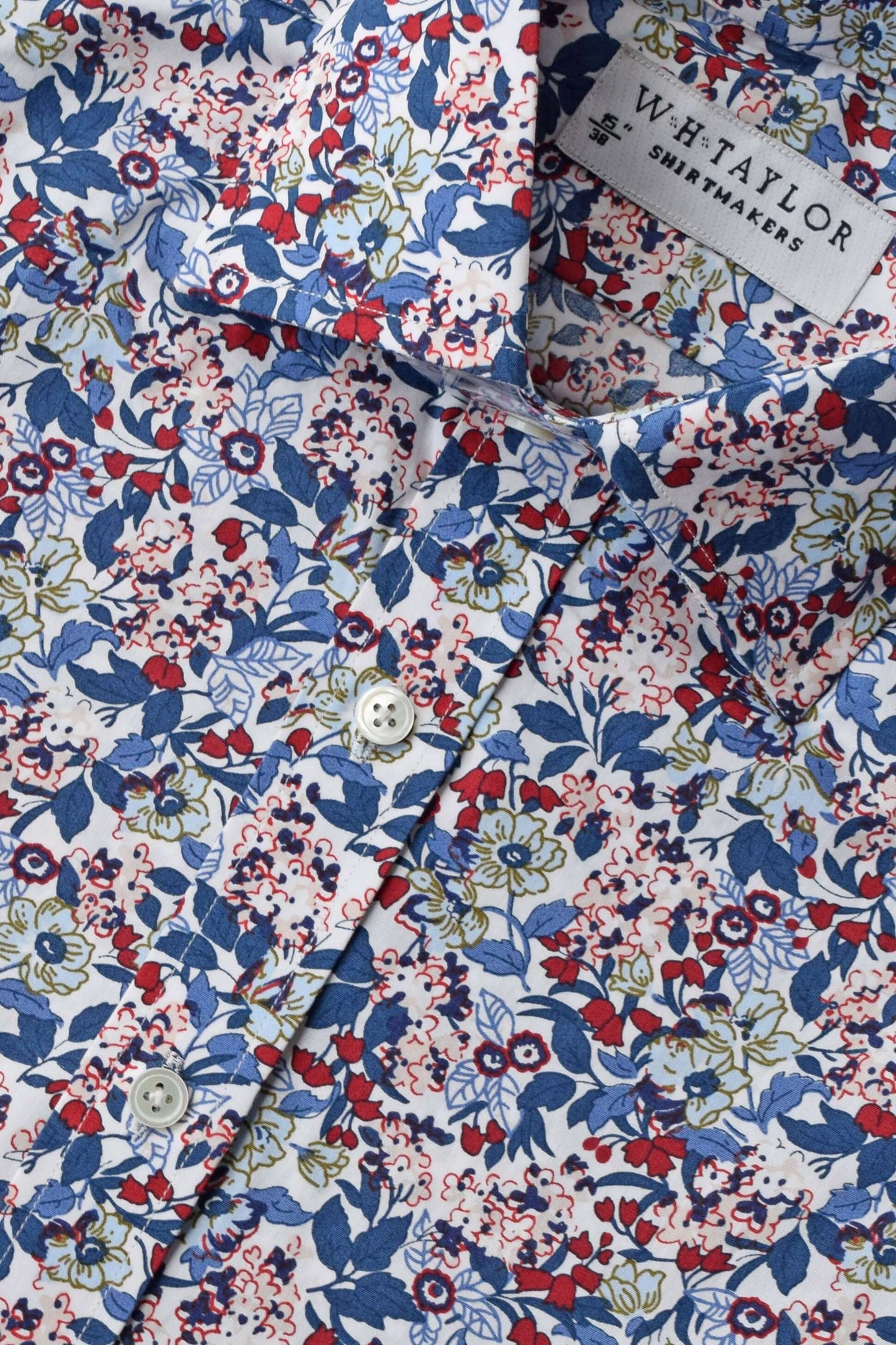 Rotes maßgeschneidertes Herrenhemd mit Blumenmuster